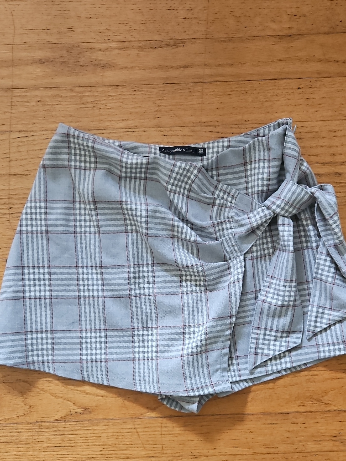 Abercrombie & Fitch Light Gray Plaid Wrap Skort With Side Tie